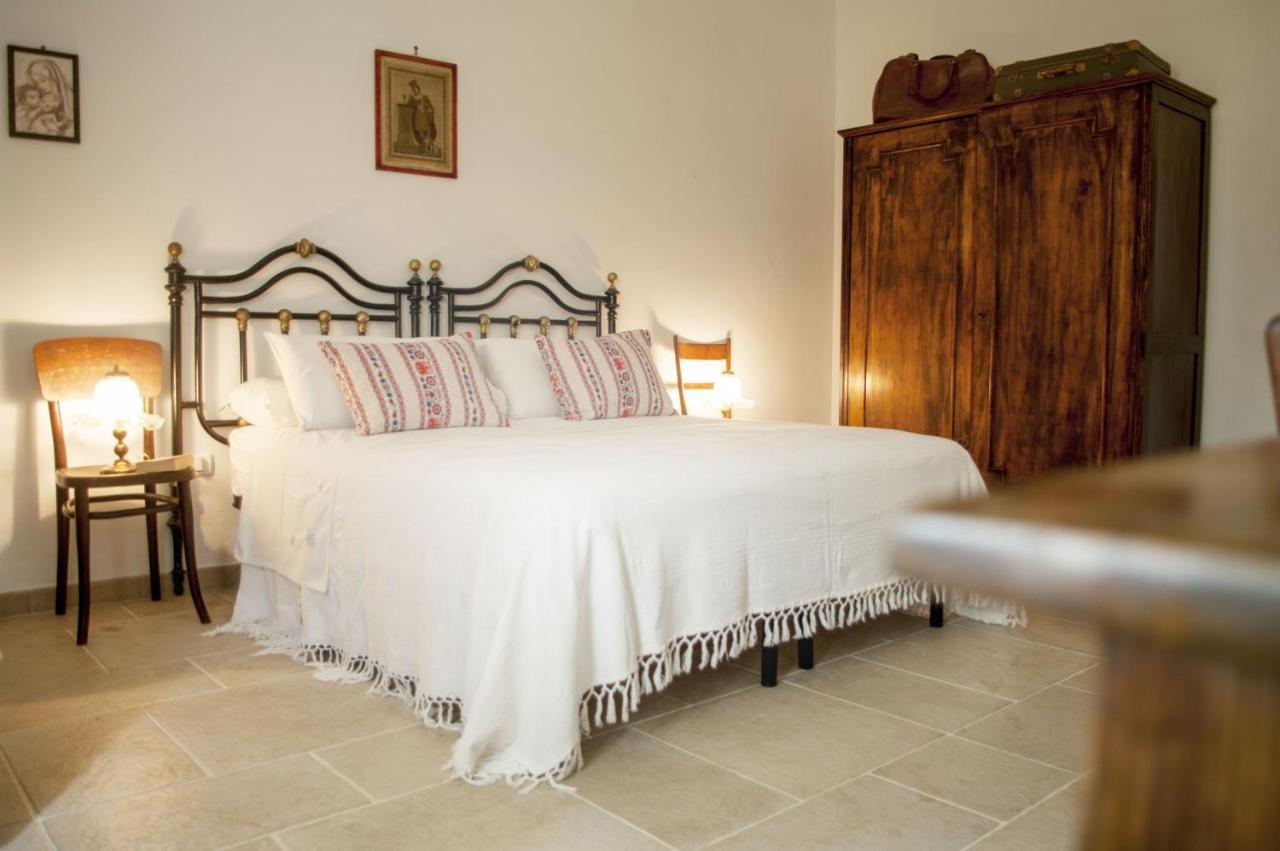 Il Trullo Bianco A Masseria Santalachicca Masseria Orimini Exterior photo